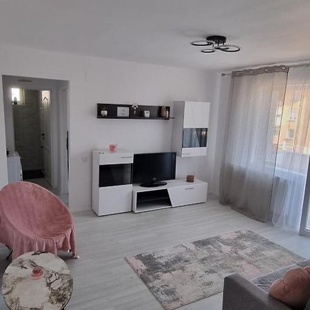 Apartament Central Pe Pietonala Nr2 Hunedoara Exterior photo